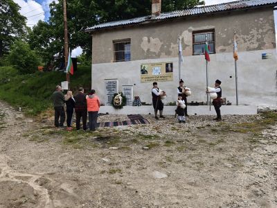 МЕМОРИАЛ НА ПАМЕТТА В С. ЧУРЕН  3